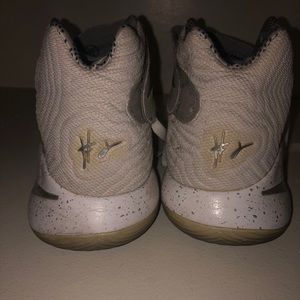 Nike Mens Kyrie Irving 2 (Size 12)